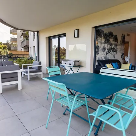 La Cle Terrasse, Proche Port,centre, Parking,clim Apartamento